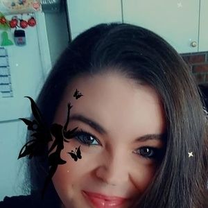 Meet your Posher, Kayla renee